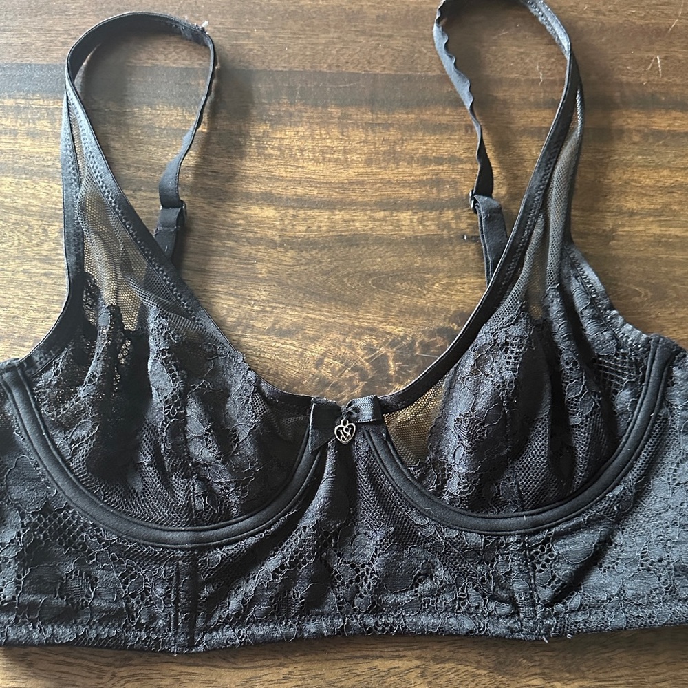 VS Unlined Demi Bust 32B